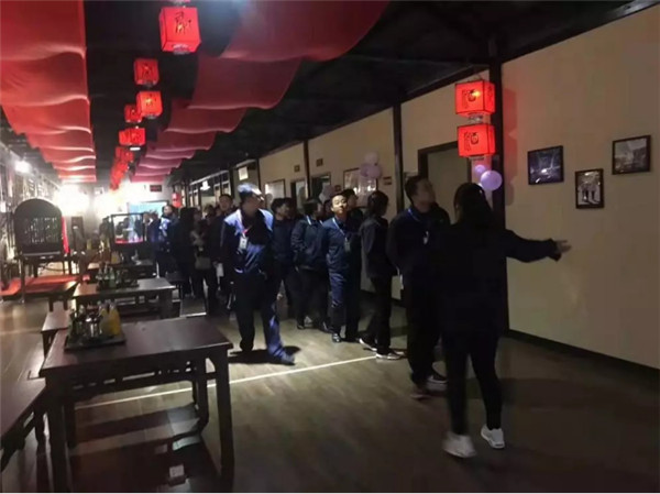雙十一_酒_任性！全場(chǎng)半價(jià)，西安這家店也是拼了！211.jpg
